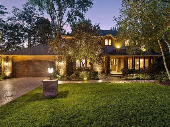 1277 Dunberry Ln, Eagan, MN 55123