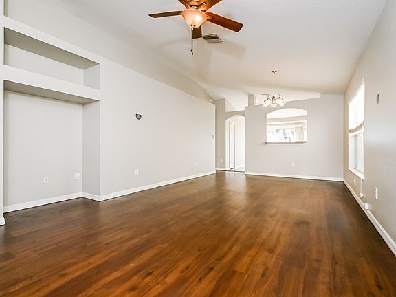 4th image of 922 Seminole Sky Dr