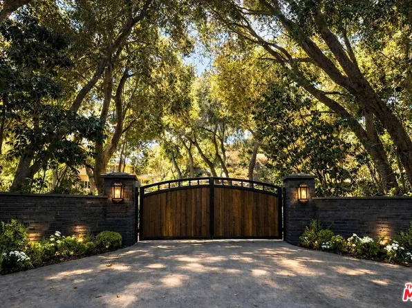 730 Crater Camp Dr, Calabasas, CA 91302