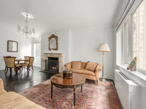 475 Park Avenue image 1 of 8