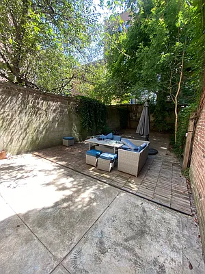 Rented by Peter R. Hungerford, LREB | media 39