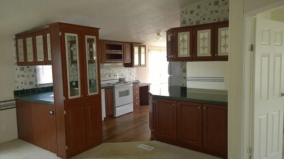 3 bed, 1400 sqft, $1,190 — Photo 4