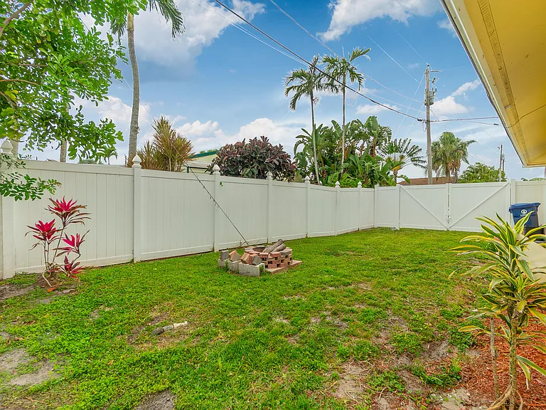 6130 Francis St — Photo 26