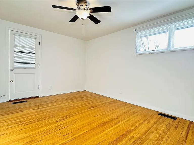 954 Brighton Rd — Photo 24