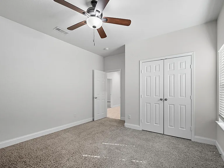 2911 Marshall St — Photo 8