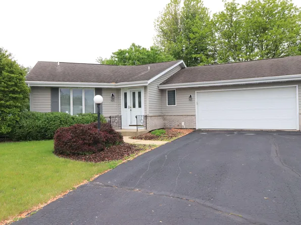 705 Nantucket Dr, Janesville, WI 53546