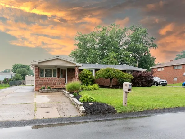 720 McGovern Rd, Houston, PA 15342