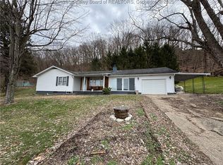 254 Angel Ln, Gallipolis Ferry, WV 25515
