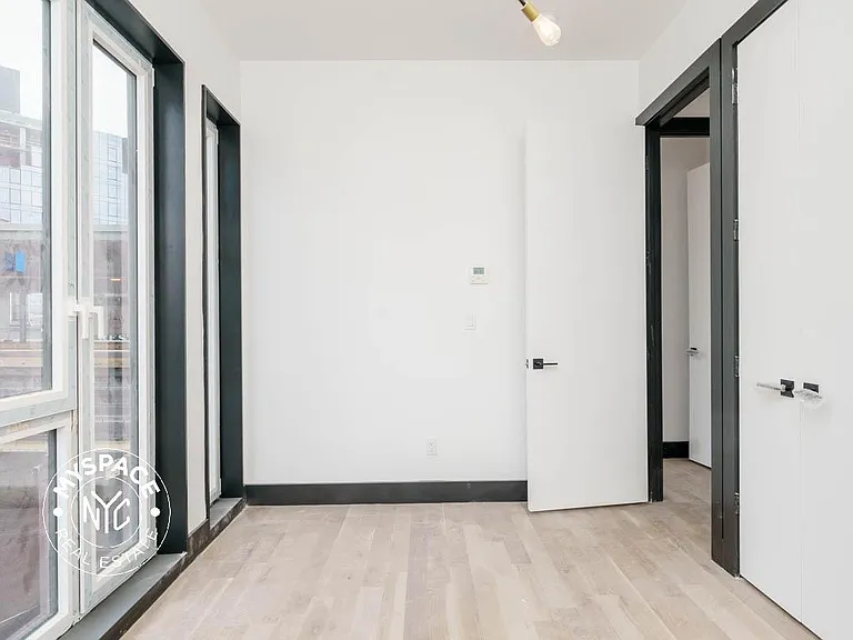 923 Broadway #4C — Photo 7