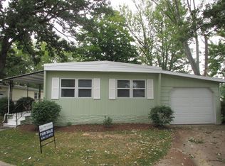 1105 Lakeview Rd, Elgin, IL 60123