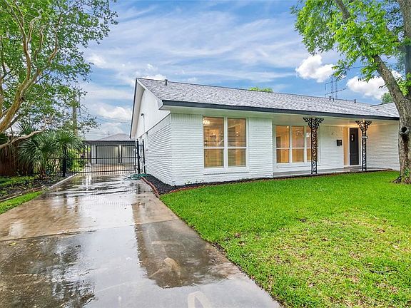 2nd image of 10215 Greenwillow Dr