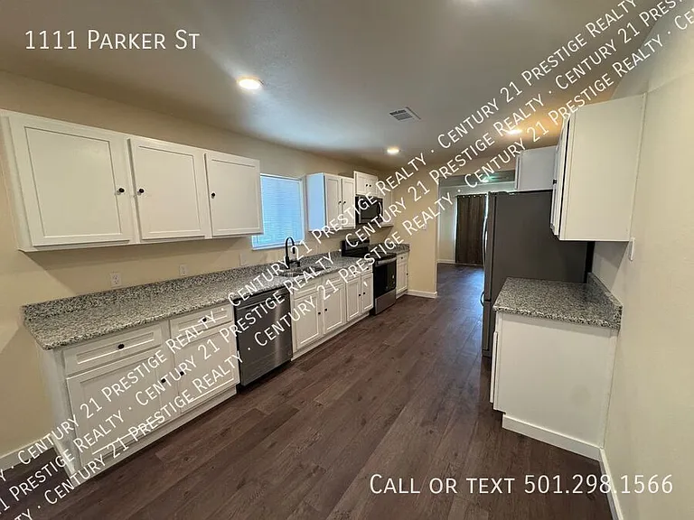 1111 Parker St — Photo 6