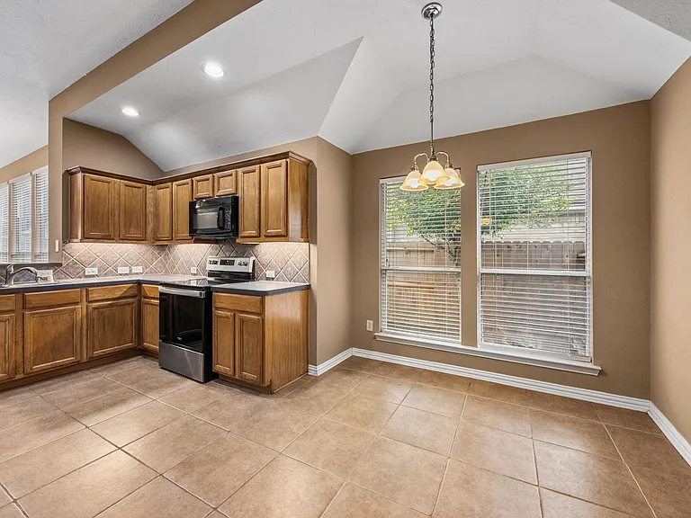 7206 Hollow Field Ln — Photo 8