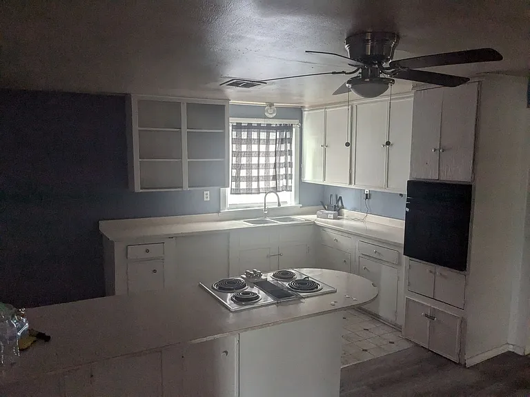 1812 E Young Ave — Photo 11
