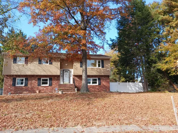 2 Downing Dr, East Brunswick, NJ 08816