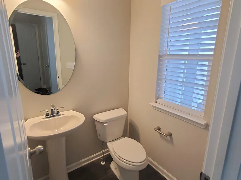 320 Kinsale Dr — Photo 10