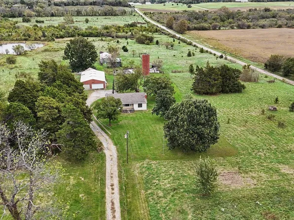 794 E 1650th Rd, Baldwin City, KS 66006