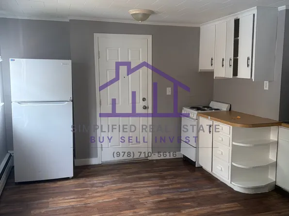 8 King St #4, Oxford, ME 04270