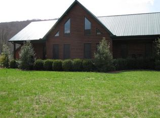 270 Burroughs Cove Rd, Pelham, TN 37366