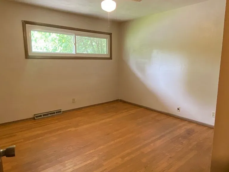 214 Cheryl Dr — Photo 5