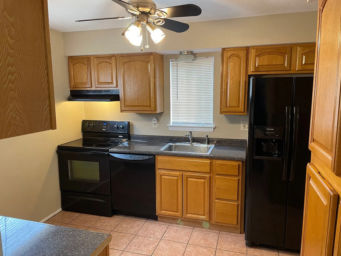 Professional Bloomfield Village Condo — Photo 4