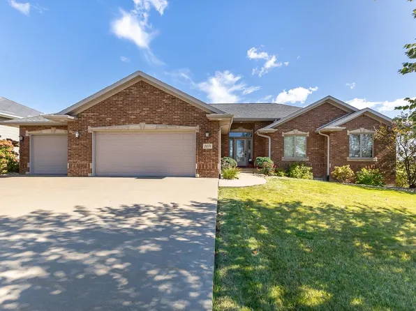 2278 School View Dr, Dubuque, IA 52002