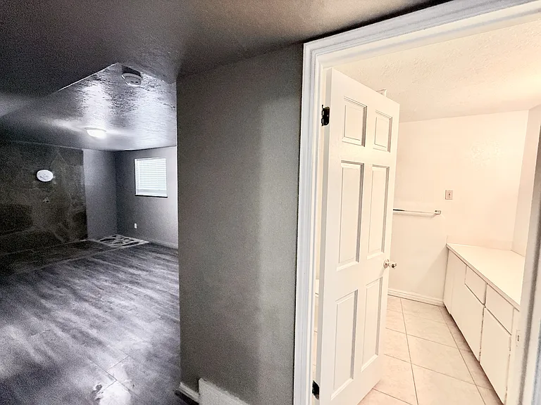 1247 N 700 W — Photo 19