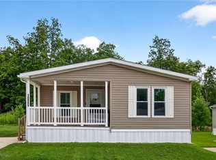 10965 Kenny Dr, Chardon, OH 44024