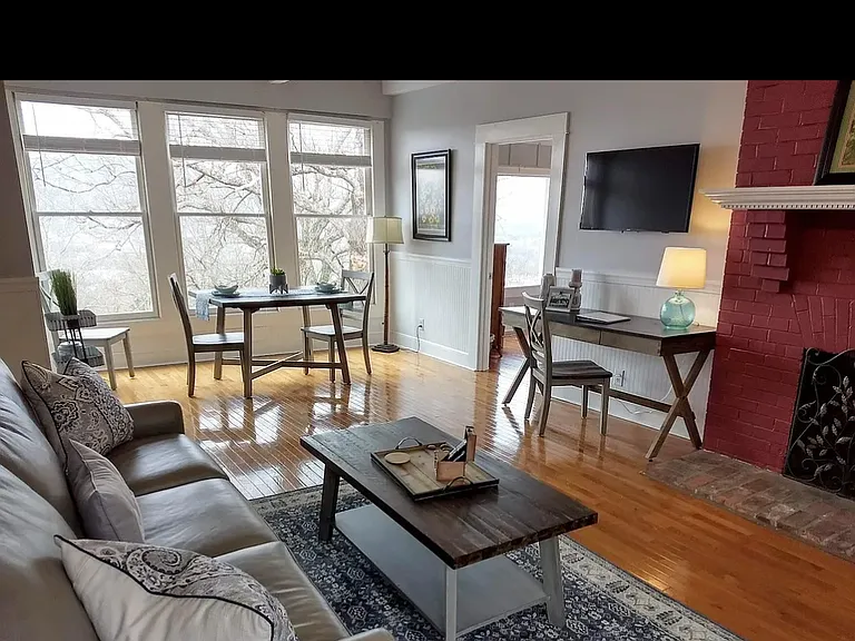 549 S Crest Rd #2 — Photo 4