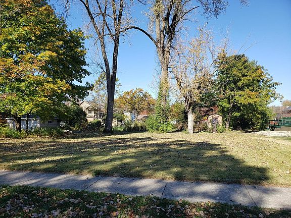 4th image of 6201 Bentley Ave