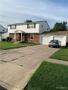 176 Garden Pkwy, Buffalo, NY, 14221