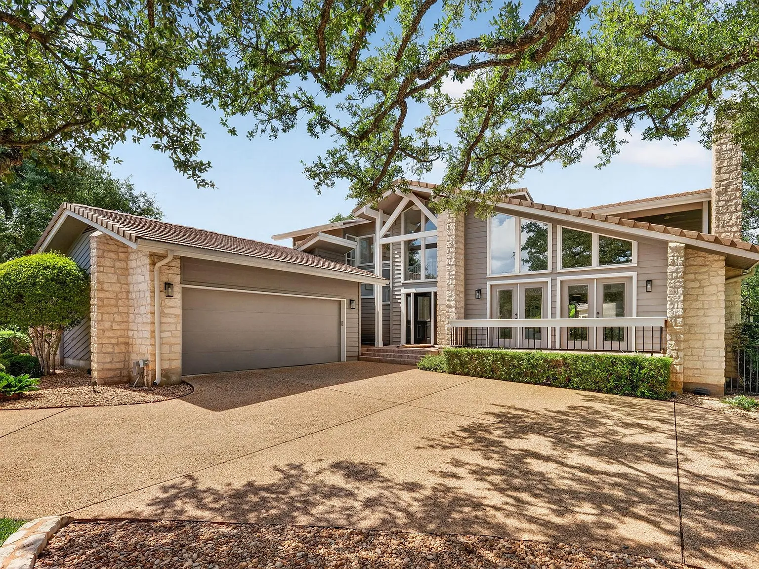 3 bed, 2.5 bath, 2955 sqft, $4,500 — Photo 2