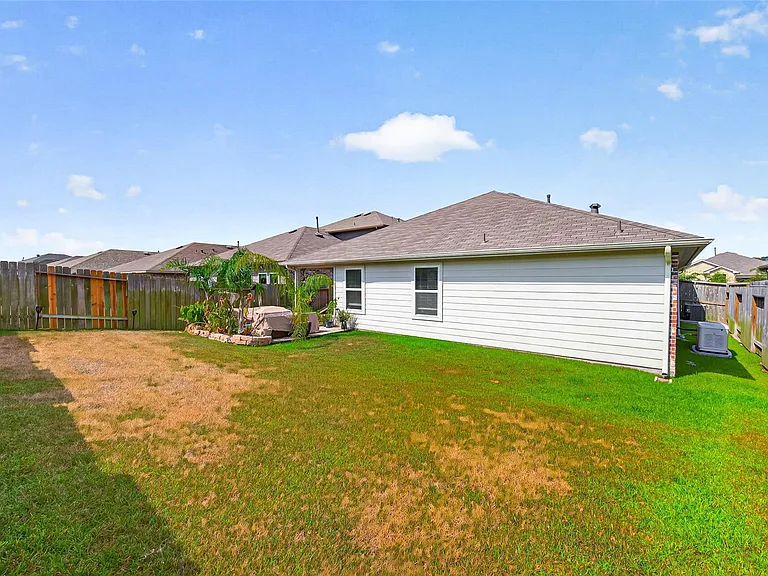 14319 Rain Dr — Photo 37