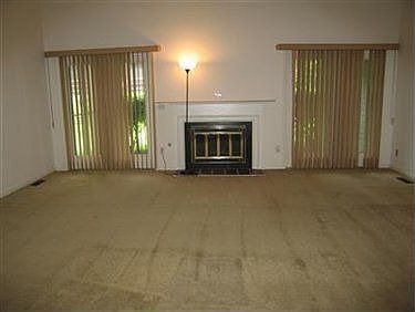 3rd image of 129 Fox Hollow Ct #129