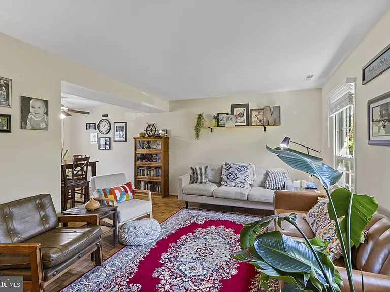 1435 Crofton Pkwy — Photo 6