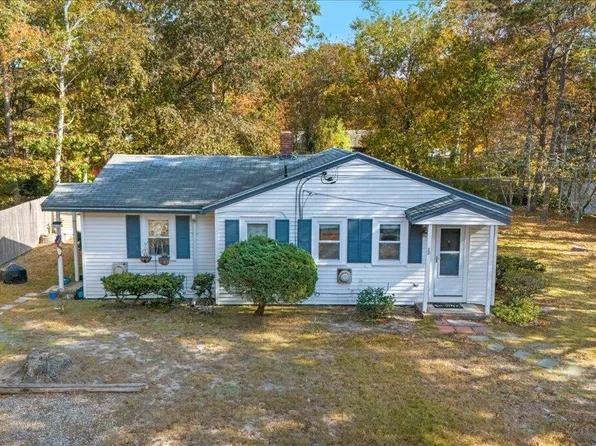 28-30 Lake Road E, West Yarmouth, MA 02673