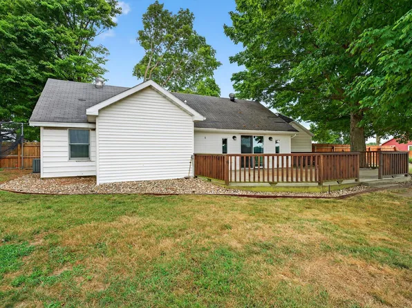 68004 Dailey Rd, Edwardsburg, MI 49112