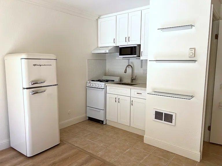 20 Bluebell Ln #B — Photo 3