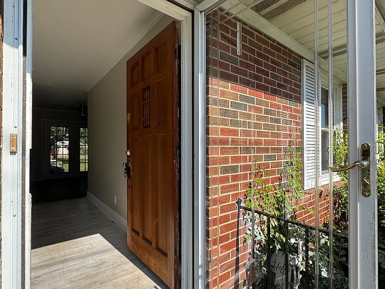 717 Glensford Dr — Photo 4