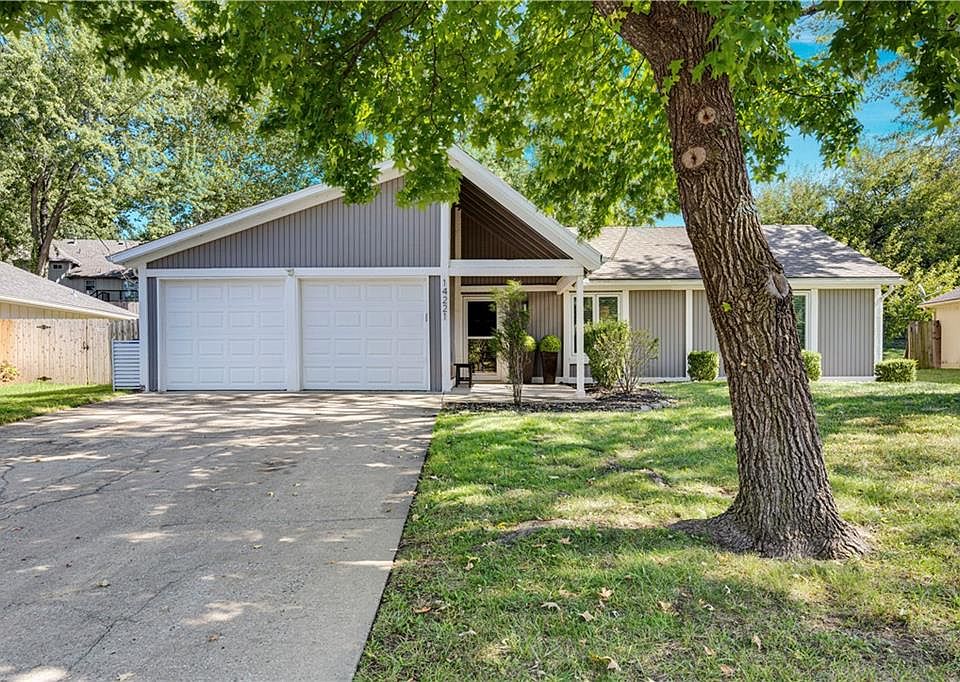 1st image of 14221 S Summertree Ln