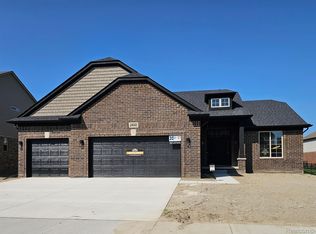 24543 Brookshire Dr, Macomb, MI