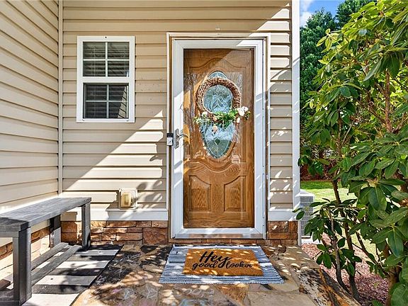 3rd image of 4638 Beacon Ridge Ln
