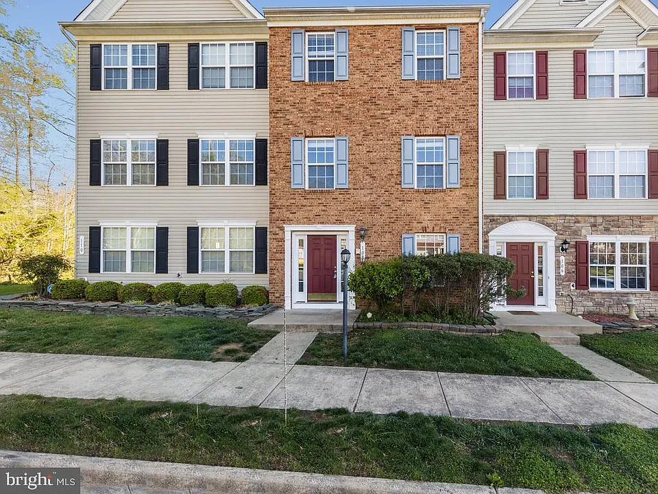 108 Clearwater Ct