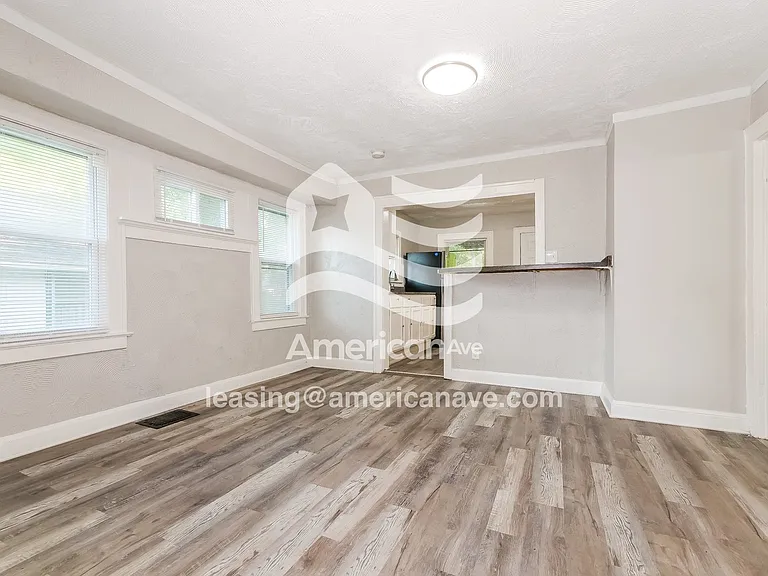 1453888_006_dining_room_13995367.jpg