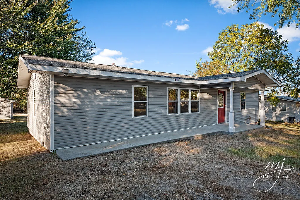 Building Photo - 93 Cochran Dr