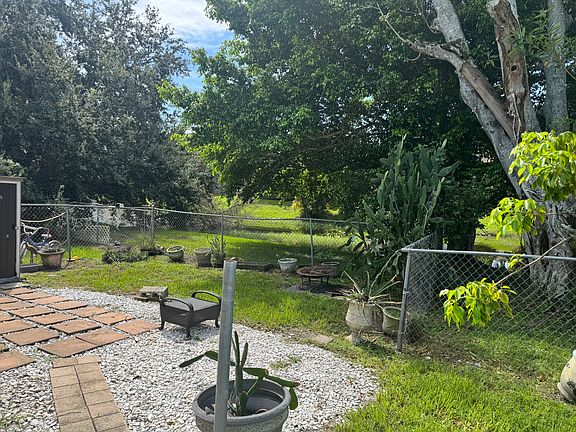 2nd image of 11220 NW 35th St #B