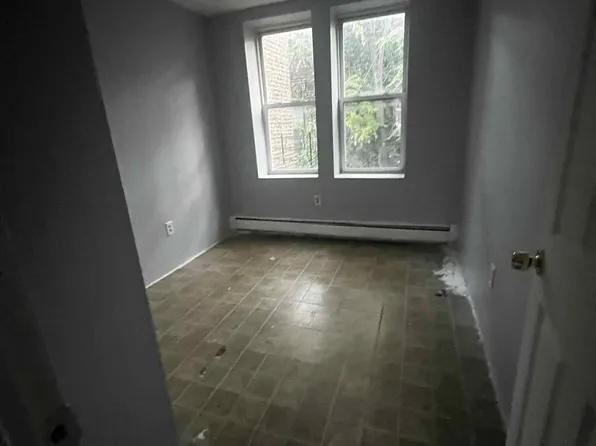 9 Vroom Street image 2 of 11