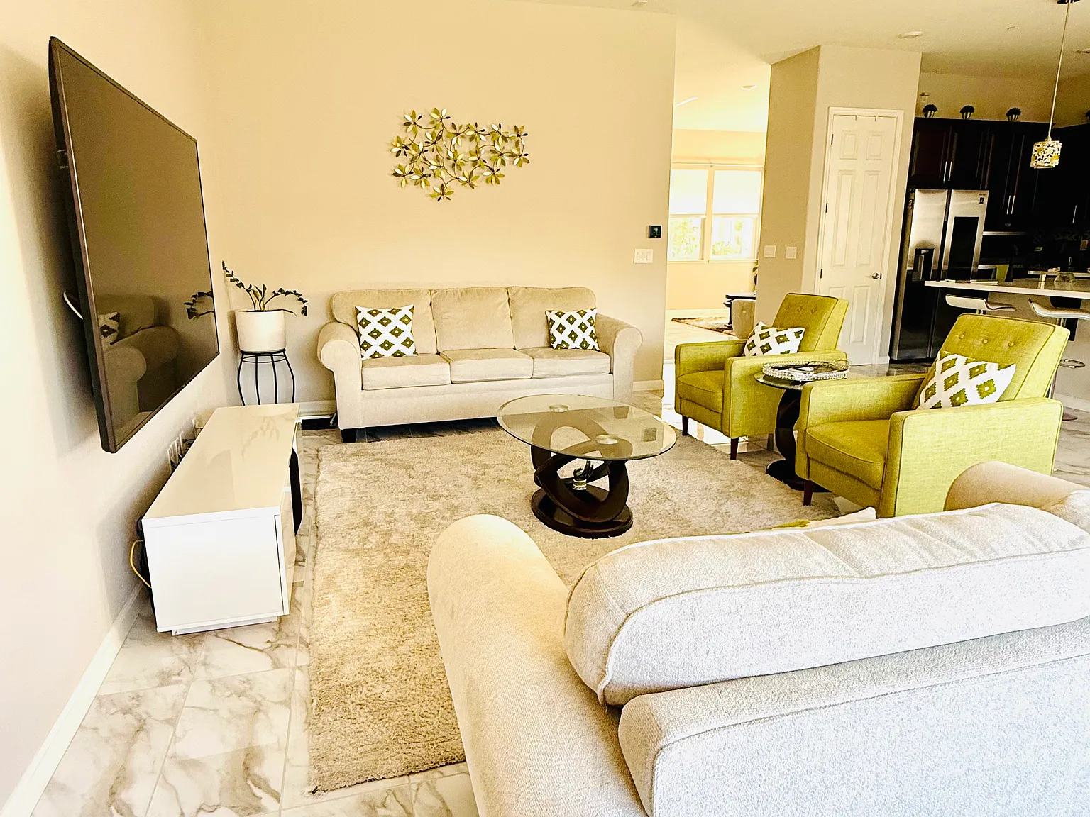 6 bed, 4.5 bath, 3050 sqft, $6,700 — Photo 3