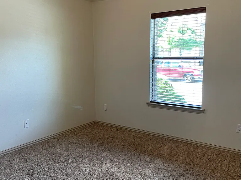 213 Midnight Dr — Photo 19