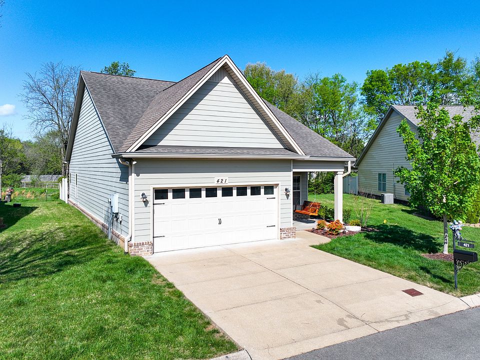 1st image of 421 Bruce Dr